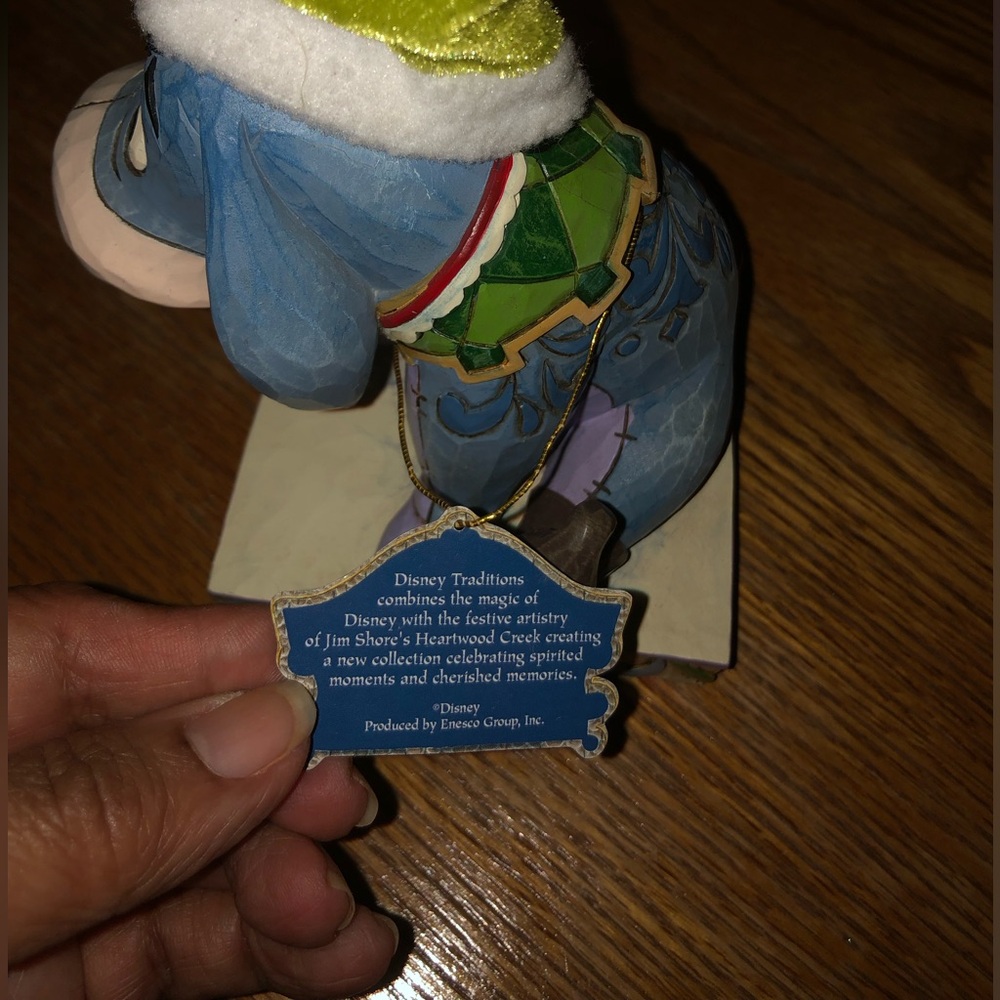 JIM SHORE WALT DISNEY SHOWCASE EEYORE SANTAS LITTLE HELPER FIGURINE - Picture 5 of 5